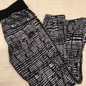 Nike crop pant workout pants. Dri fit